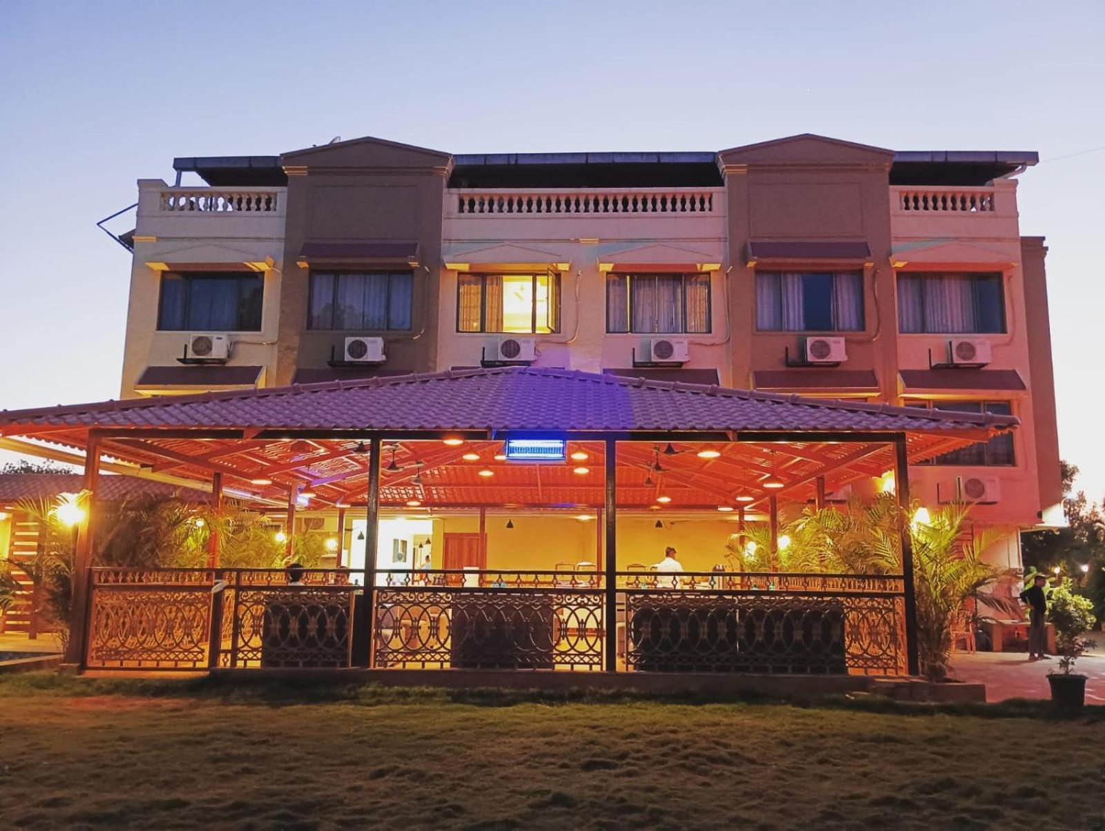 Mountview Resort Lonavala Exteriör bild